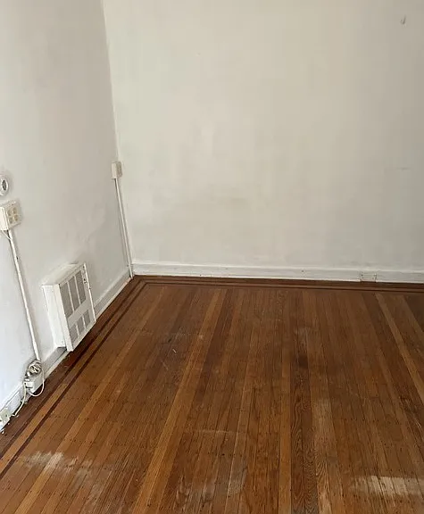 This is an older photo, new carpeting has been installed.