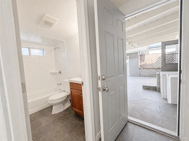 5434 Adams Ave — Photo 16