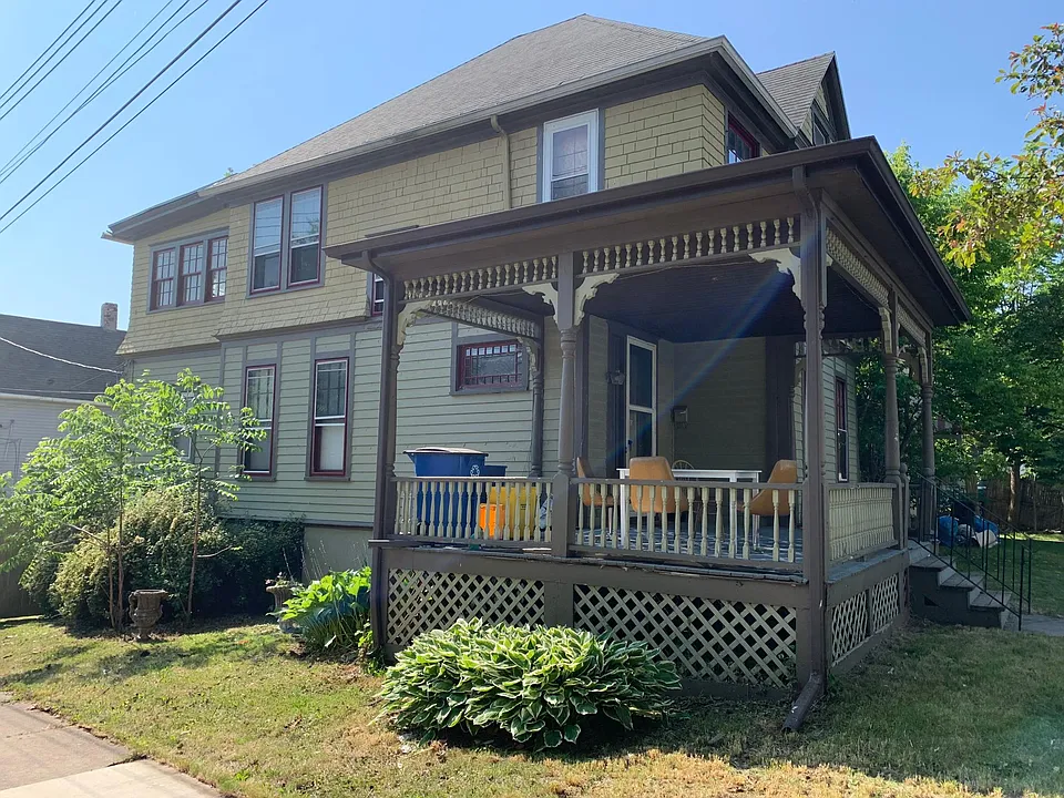 62 Saint John Ave