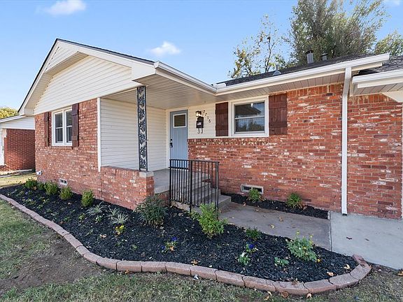 3rd image of 2716 Northampton Pl