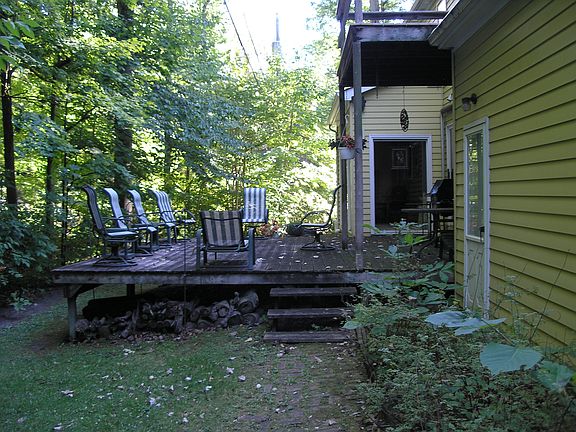 4th image of 18300 Laurel Dr