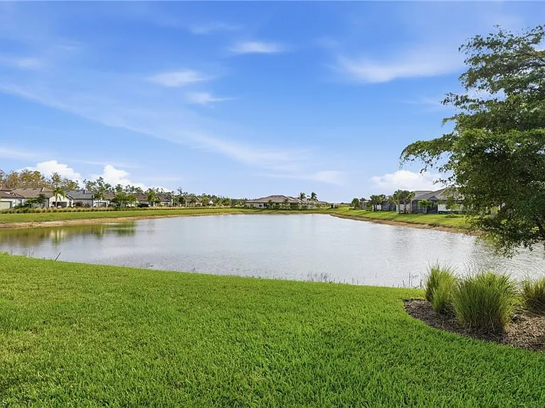 12361 Canal Grande Dr — Photo 31