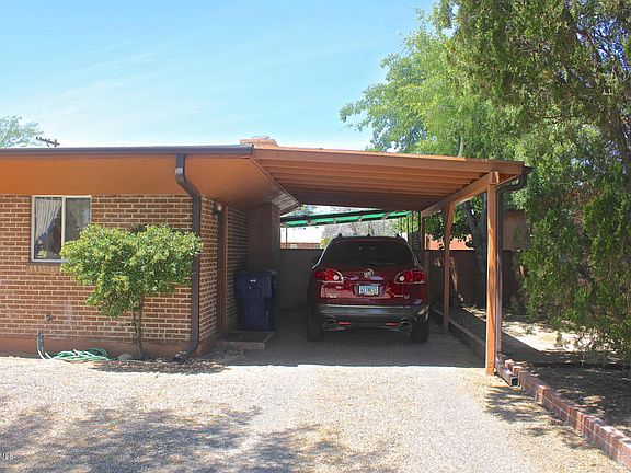3rd image of 3343 E Linden St