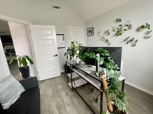 2014 W Chandler Ave, Santa Ana, CA 92704