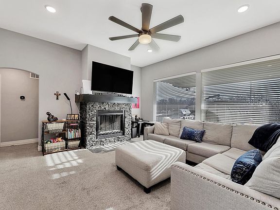 4th image of 2938 N Woodridge St