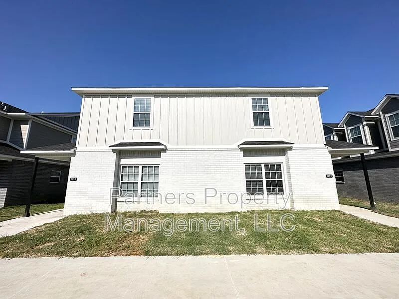 823 S Amarillo Ave #2