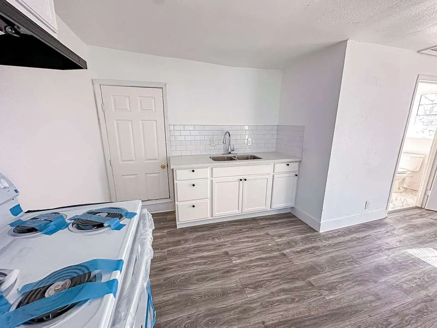 2555 Pierce St — Photo 2