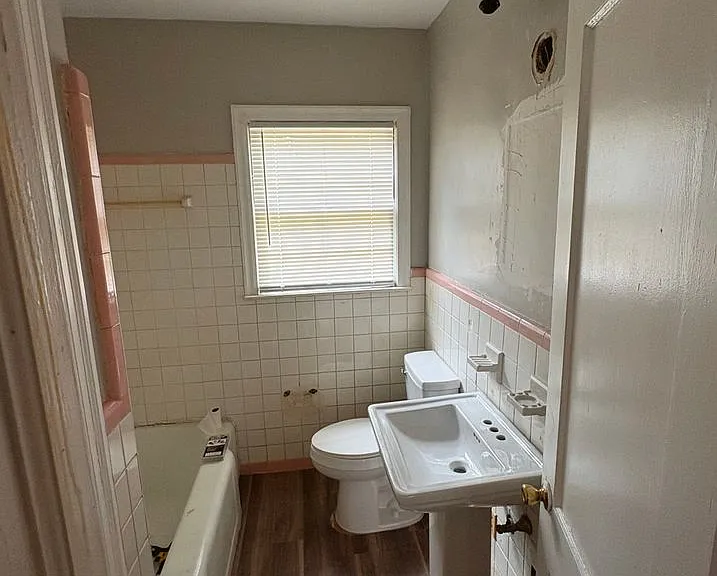 1713 Gillespie Ave — Photo 9