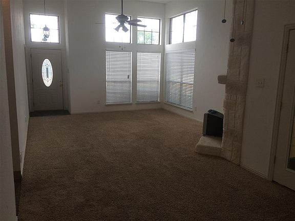 2nd image of 7818 Clairmont Ave