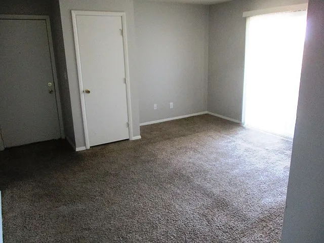 2104 Rainbow Ave — Photo 4