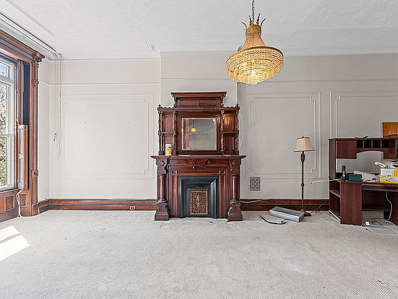 4th image of 367 Quincy St #A