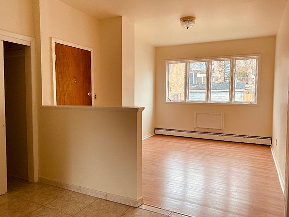 4th image of 86 Glenwood Ave