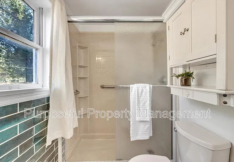 1832 NW 34th St — Photo 13