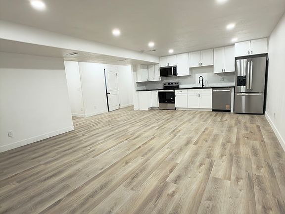 Long view Kitchen + livivng