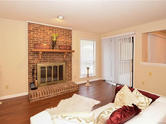 4th image of 7312 Winery Ln #7312