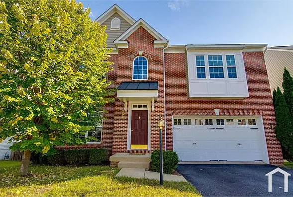 108 Carriage Hill Dr — Photo 2