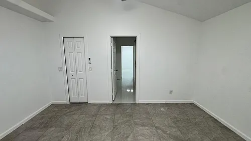 678 SW Pueblo Ter Photo 1