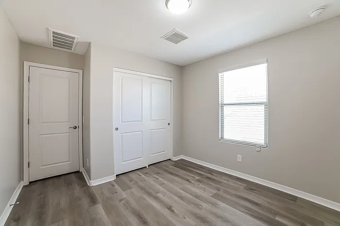 8126 W Agora Ln — Photo 11