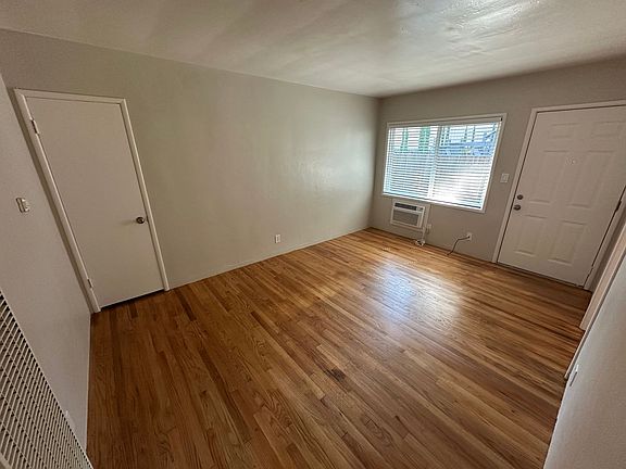 4th image of 2715 F St APT 05
