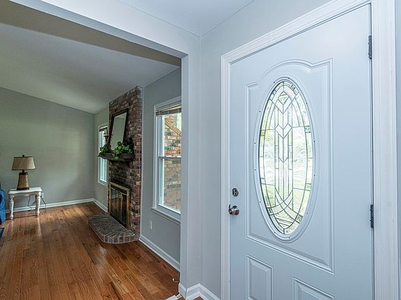 4th image of 321 Summercourt Dr