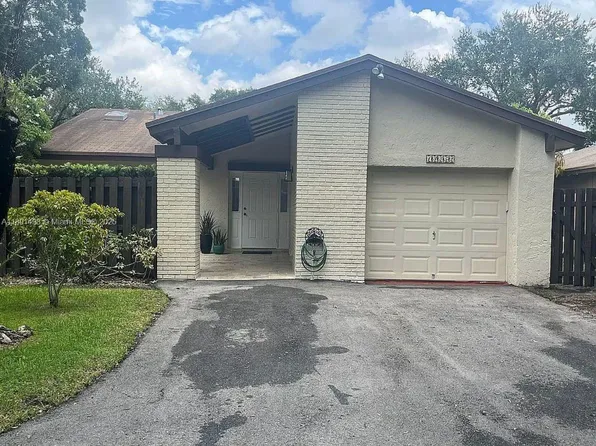 13352 SW 108th Street Cir, Miami, FL 33186