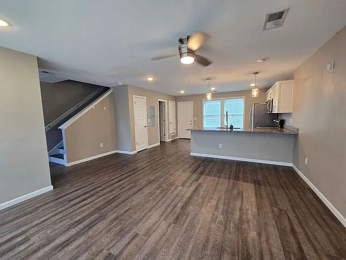 613 Brister St #B-103 — Photo 23