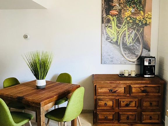 5th image of 303 S Paseo Lobo