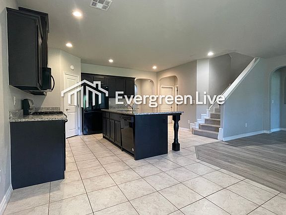 4th image of 3605 Molly Dr