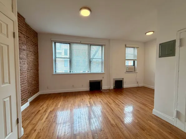 216 East 28th Street image 1 of 8