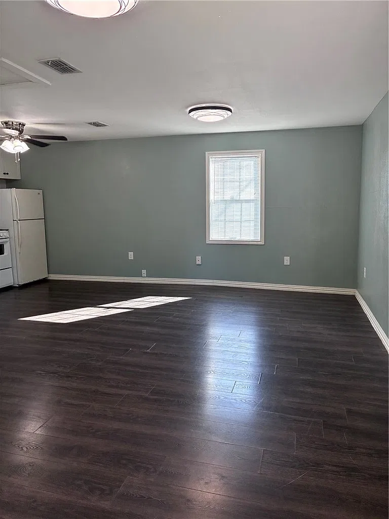 1 bed, 1.0 bath, 440 sqft, $700 — Photo 2