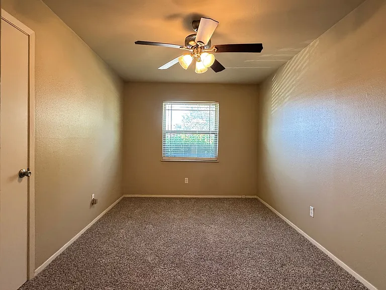 8414 Cambridge Rd #C06 — Photo 13
