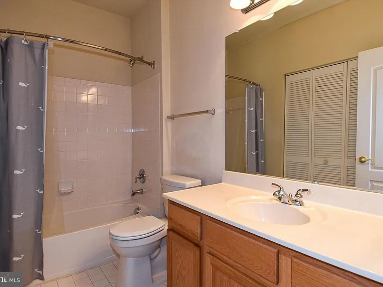 7810 Locust Leaf Ln — Photo 41