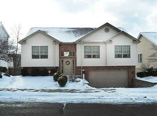182 Oak Brook Cir, Pittsburgh, PA 15220