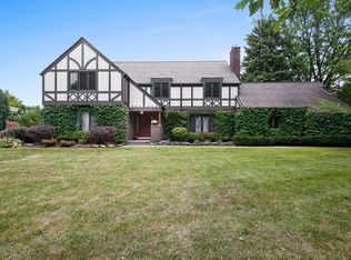 910 Valley View Dr, Downers Grove, IL 60516