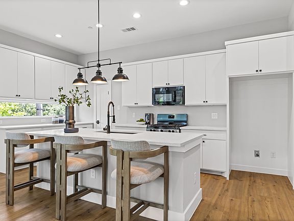 2nd image of 4707 Virginia Ave #5