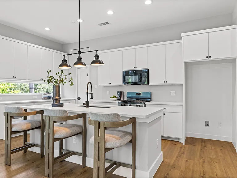 4707 Virginia Ave #5 — Photo 2