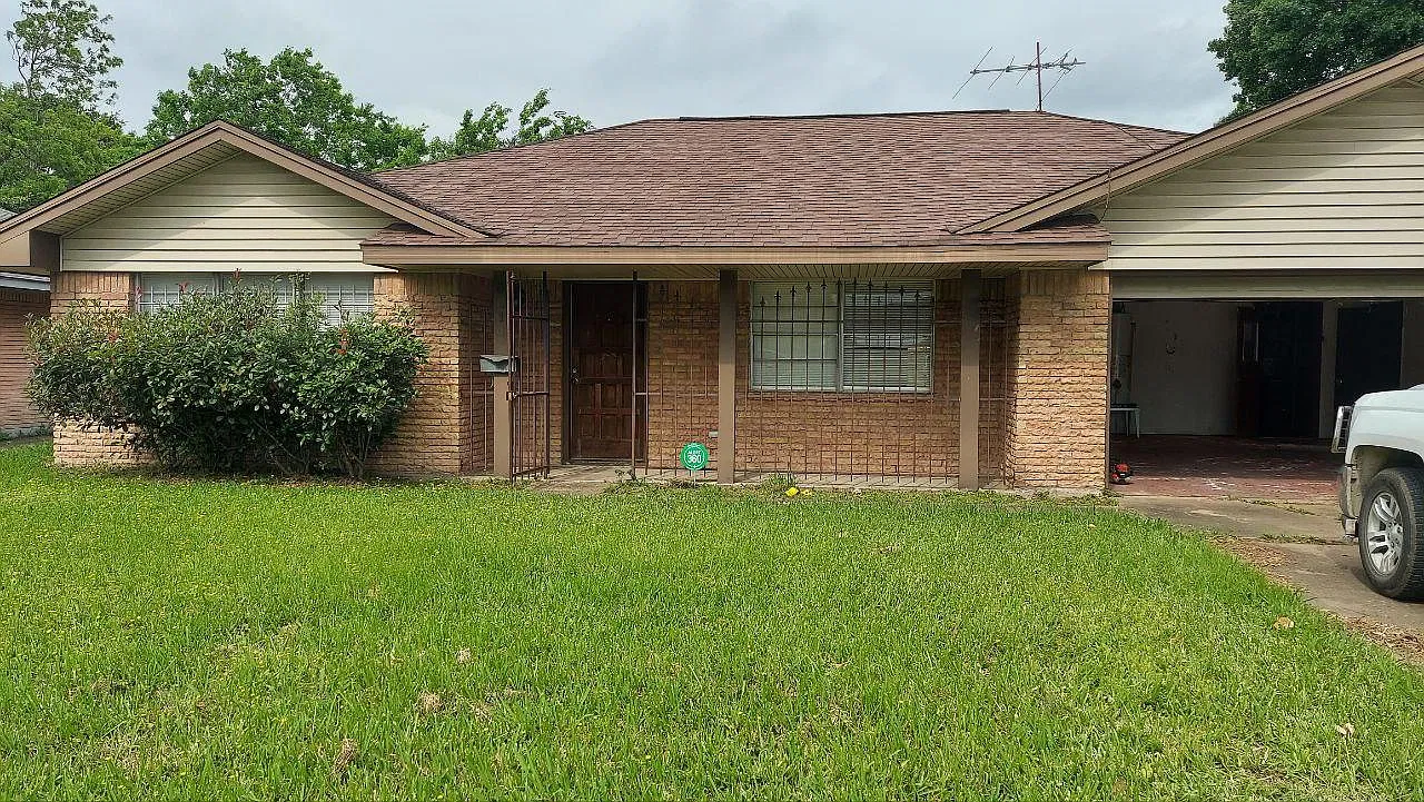 3 bed, 2007 sqft, $1,950 — Photo 1