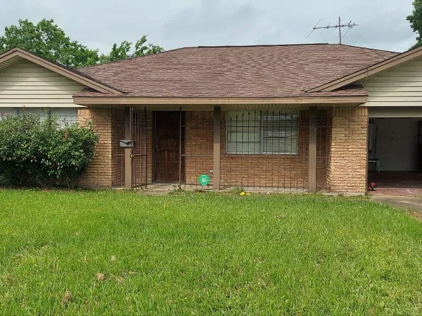 8614 Dover St, Houston, TX 77061