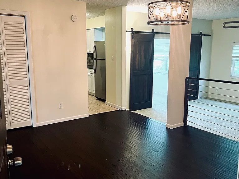 1323 Westbrooke St — Photo 1