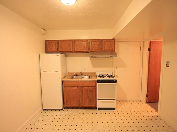 4th image of 1442 19th Ave #A