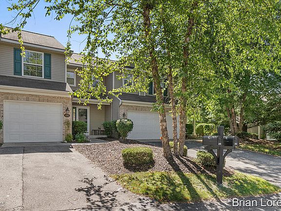 2nd image of 490 Abbey Mill Dr SE