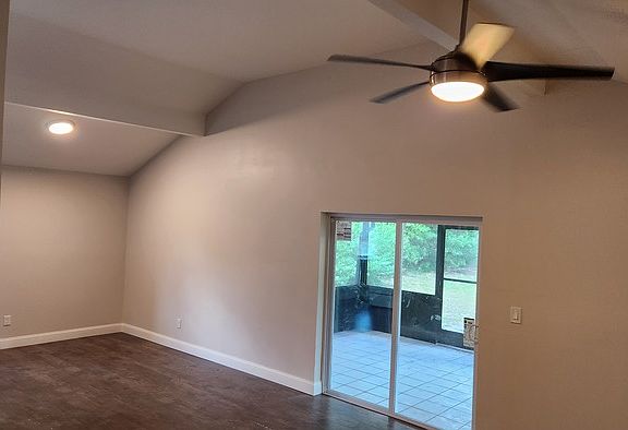 4th image of 1492 Providence Blvd