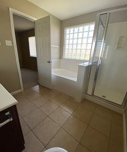 607 Constellation Dr — Photo 10
