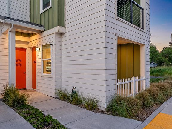 2nd image of 2672 Franz Kafka Avenue