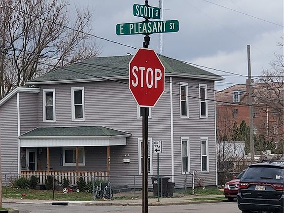 5th image of 453 E Pleasant St