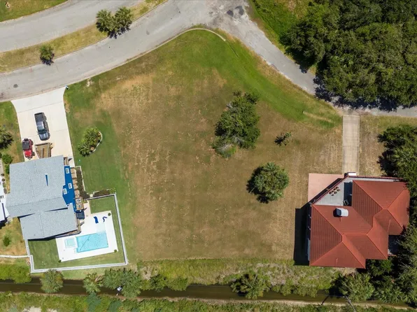 10 & 11 Pirates Bch, Galveston, TX 77554