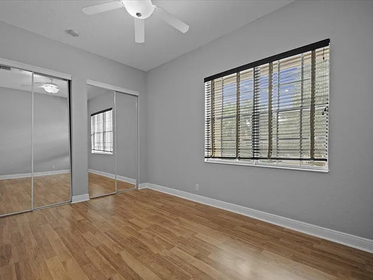 4902 Vine Cliff Way E — Photo 9