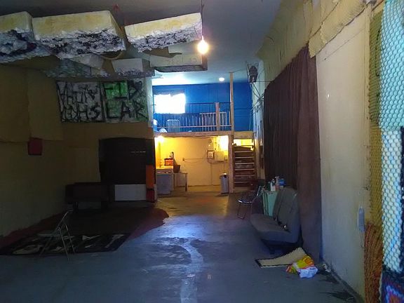 3rd image of 462 N Gage Ave