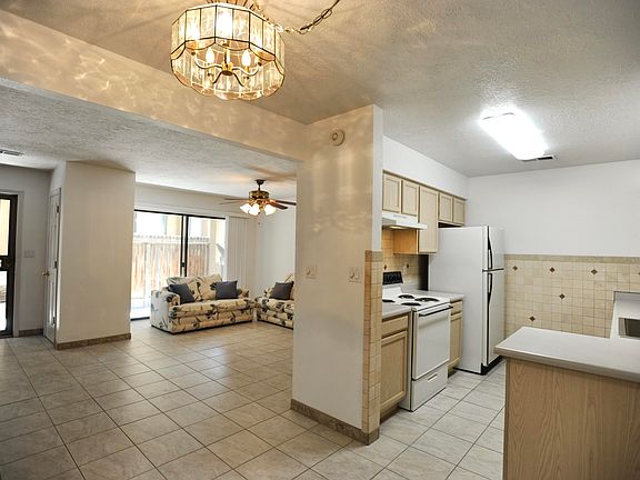 5th image of 2900 Vista Del Rey NE Unit 31B