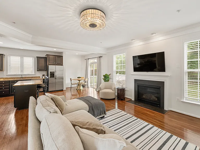 406 Bricker Dr — Photo 11